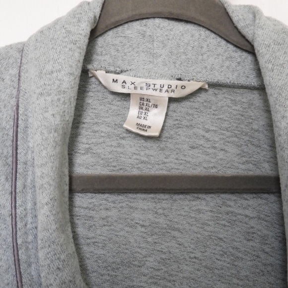 Light Green Dressing Gown/House Coat with pockets - Picture 2 of 4